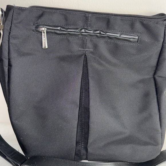 TRAVELPRO Black Crossbody Bag Lightweight Everyday Travel‎ Purse Crew Handbag - Picture 2 of 8